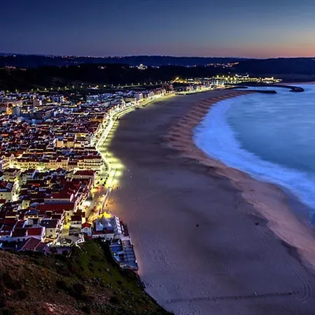 Light Wave Nazare Suite 50M Beach נאזרה