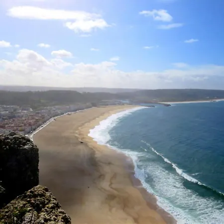 דירה Light Wave Nazare Suite 50M Beach
